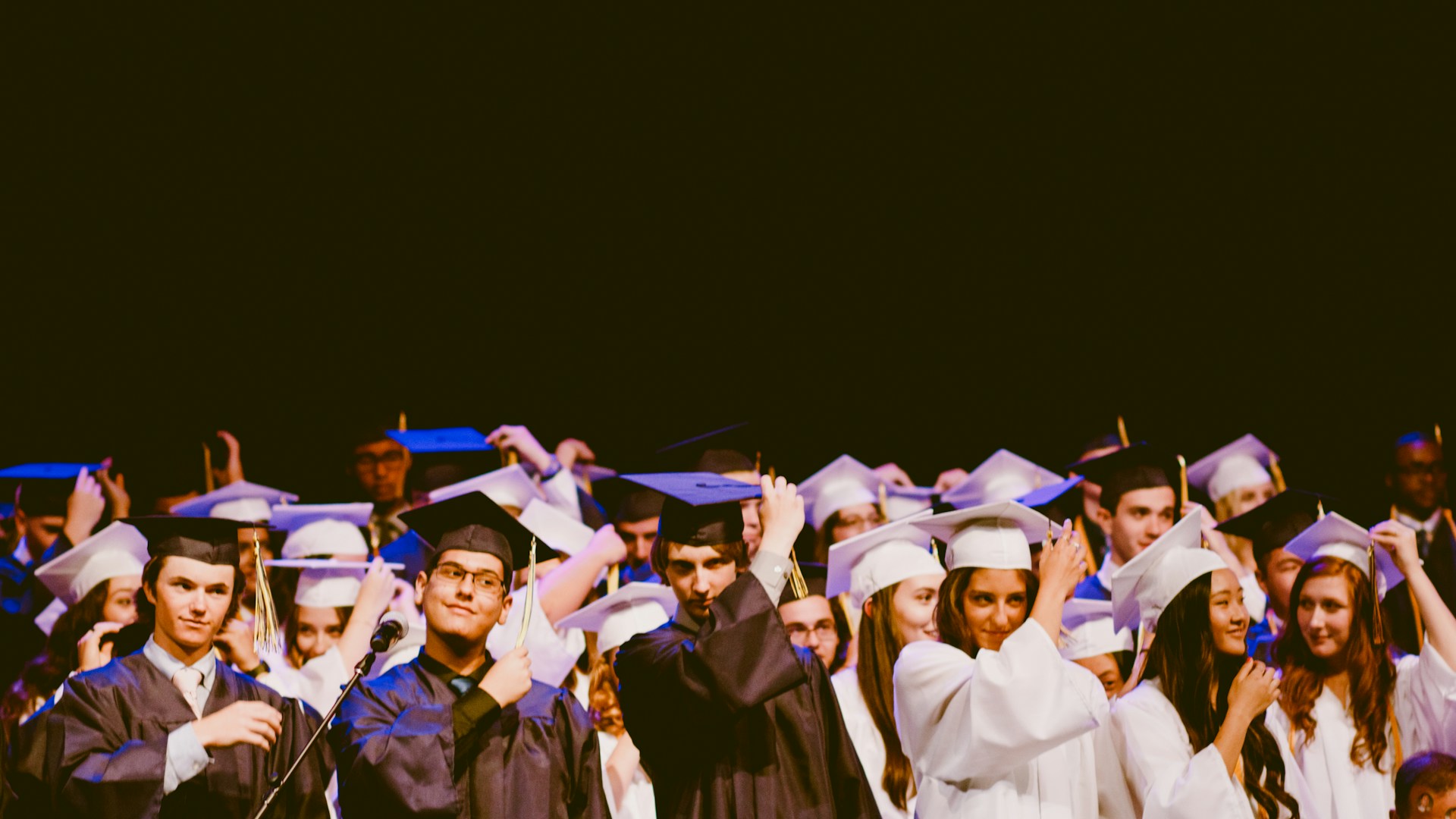 Posso pegar diploma com DP Curso técnico pode reter diploma por falta de pagamento Falta uma matéria para formar Lei sobre colação de grau Me formei devendo a faculdade Lei que faculdade não pode reter diploma falta pagamento Posso apresentar o TCC devendo matéria Retenção de diploma de pós graduação por falta de